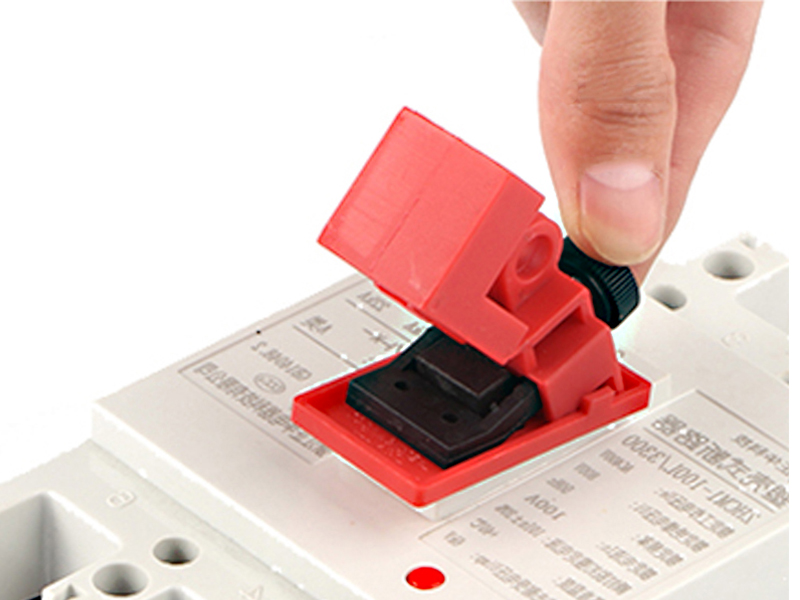 breaker handle lockouts